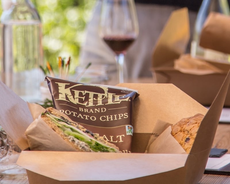 Healdsburg Vineyard Tour & Wine Tasting Lunch