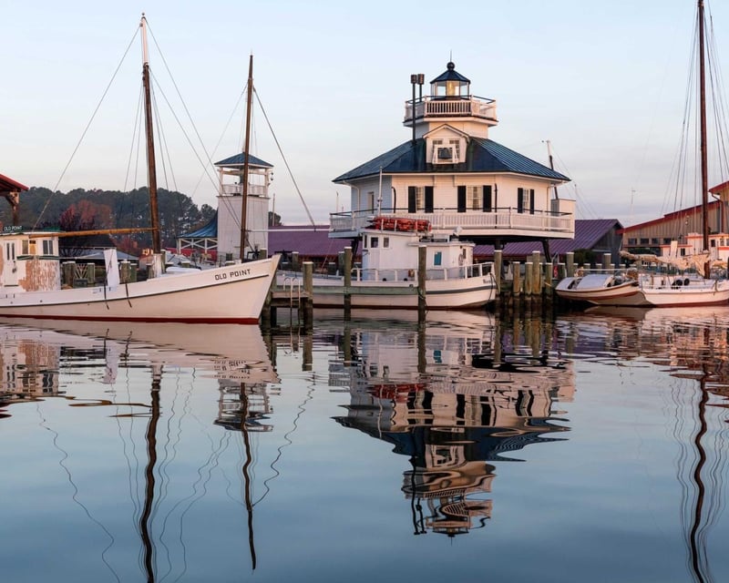 Chesapeake Bay Lighthouse Boat Tour from Edgewater, MD