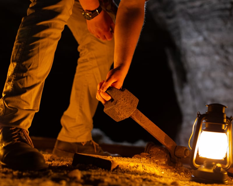 Lantern-Lit Salt Mine Tour & 1-Mile Hike in Hutchinson