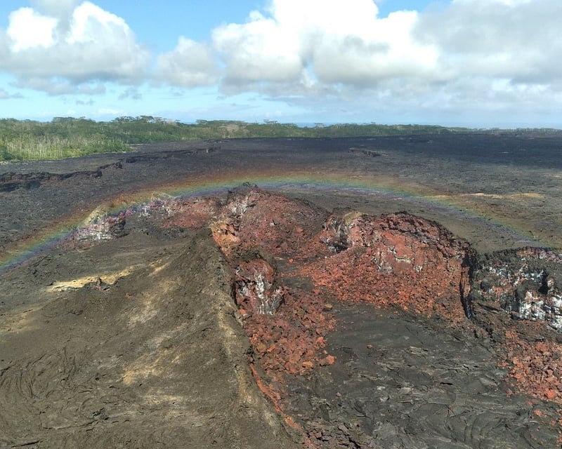Fissure 8 & Hawaiʻi Volcanoes National Park Tour from Hilo