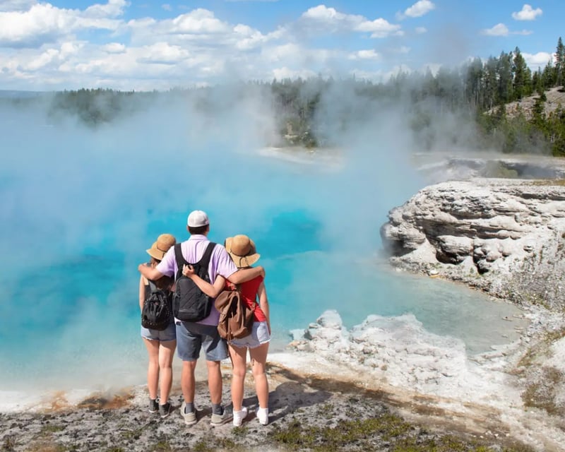 Yellowstone National Park Full-Day Guided Tour
