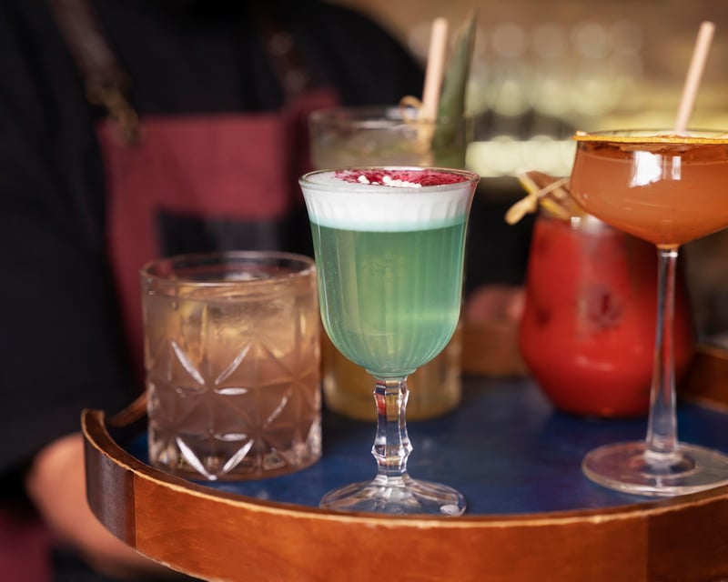 Dark History Cocktail Tour in Charleston