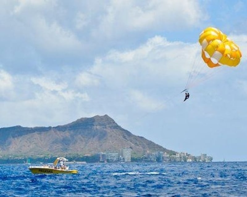 Parasail, Banana Boat & Bumper Tube Combo in Honolulu