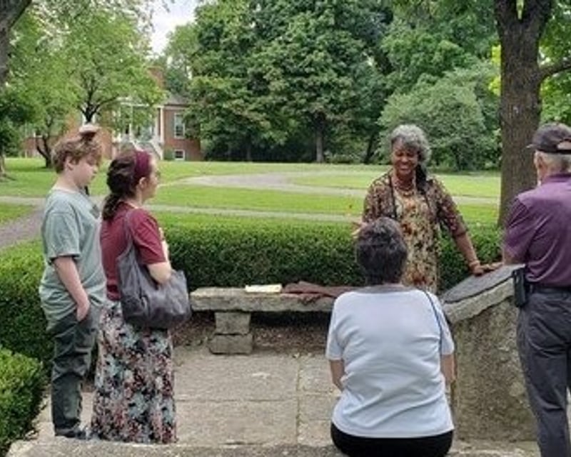 Farmington Historic Plantation Tour in Louisville