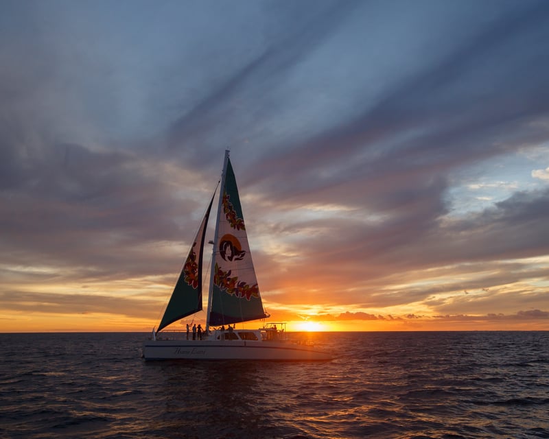 West Oahu Sunset Sail with Drinks & Appetizers