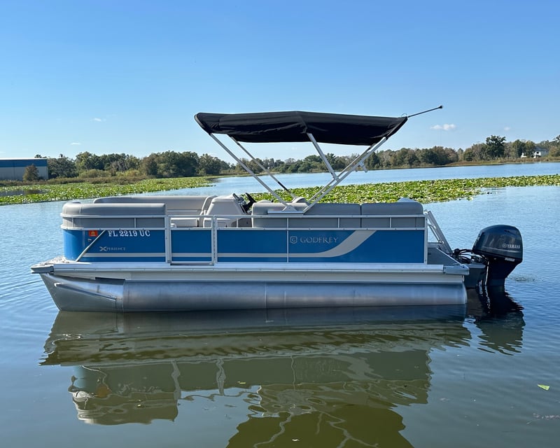18' Pontoon Boat Rental on Winter Haven Chain of Lakes