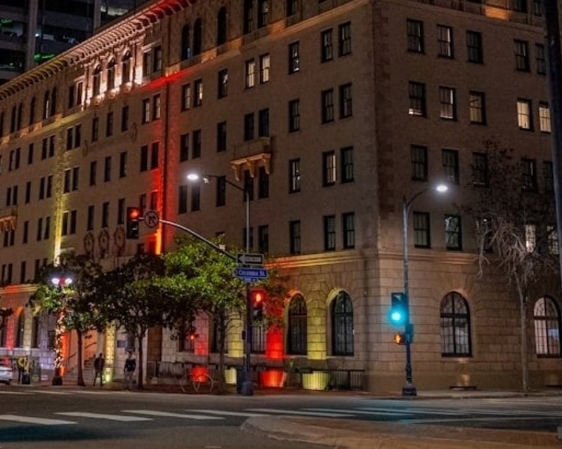 San Diego Gaslamp Quarter Ghost Tour with Indoor Access