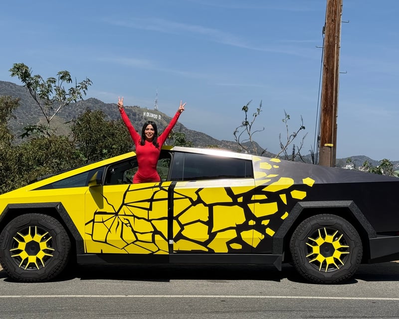 Cybertruck Tour of Hollywood