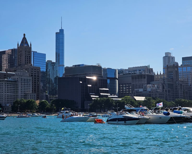 Cruise Lake Michigan From Chicago on a Day Charter