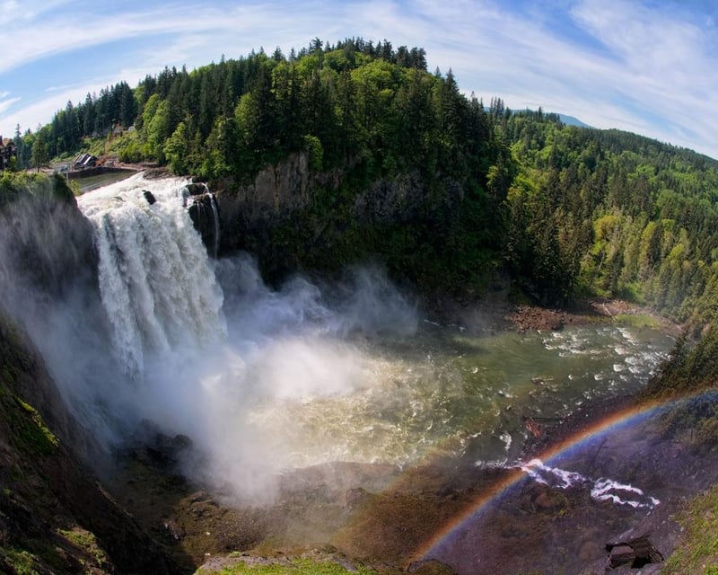 4-Hour Snoqualmie Falls & Seattle City Guided Tour