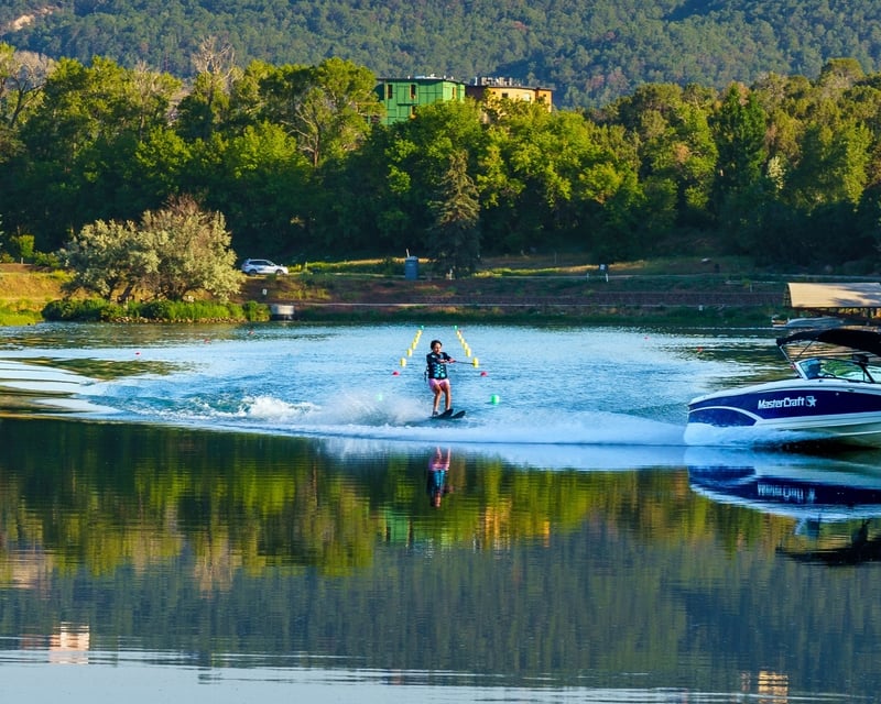 Private Lake Water Skiing & Wakeboarding in Carbondale