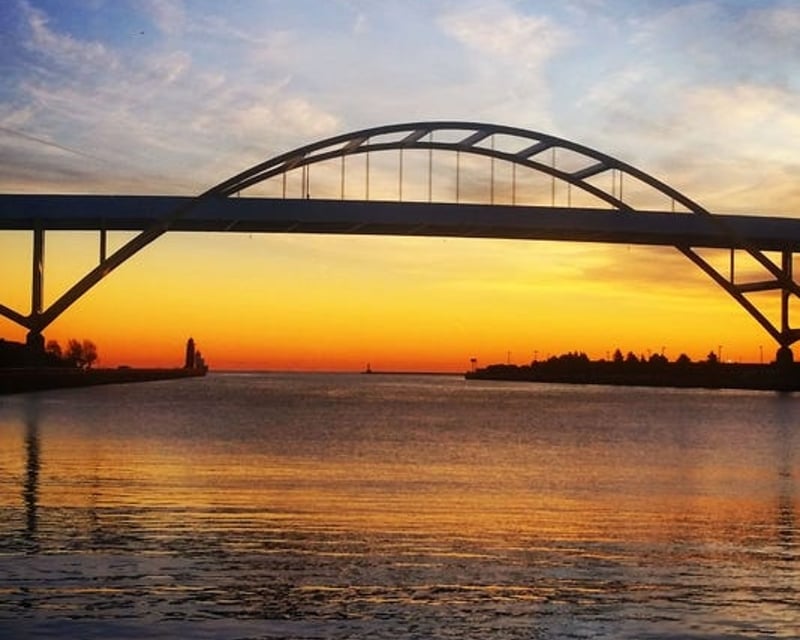 Guided Sunset Kayak Tour in Milwaukee