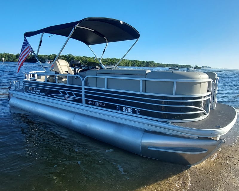 24' Tritoon Boat Rental in Cape Coral