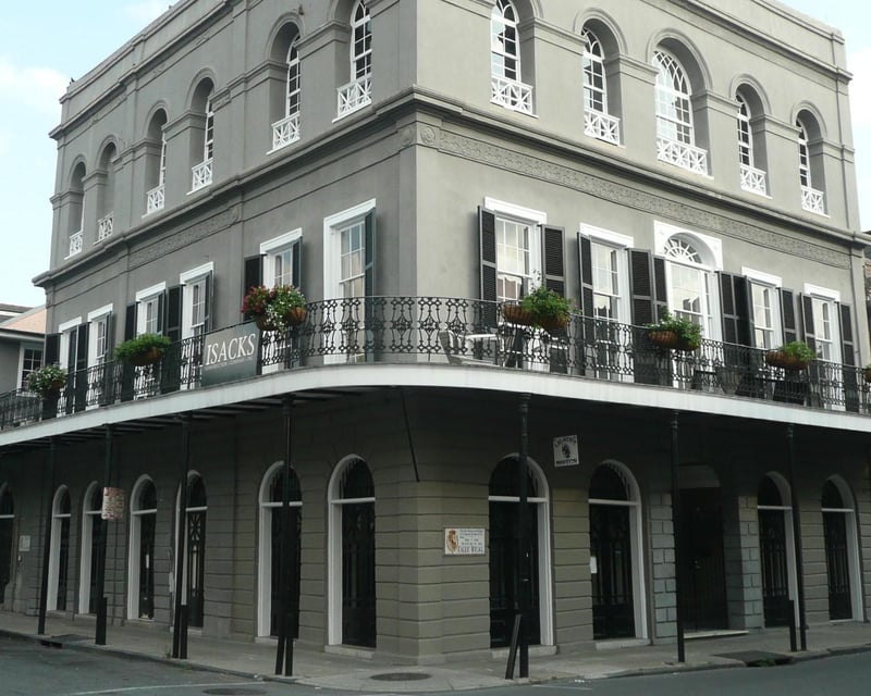 Haunted History Walking Tour in New Orleans French Quarter