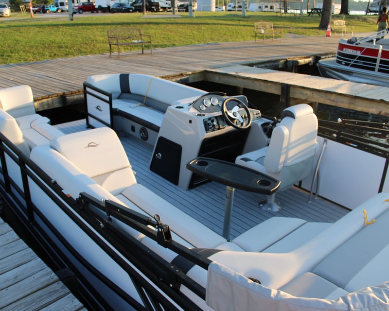 20' Pontoon Boat Rental on Lake Palestine