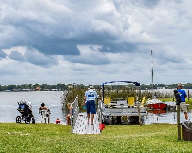 Upgraded Pontoon Boat Rental on Lake Fairview, Orlando