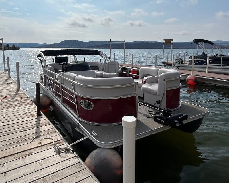 Fishing Pontoon Rental in Alcova