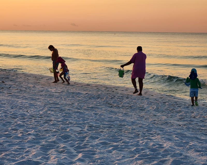 Sunrise Shelling Guided Tour & Breakfast on Navarre Beach