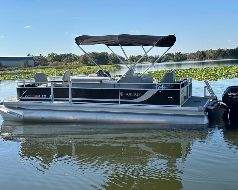 22' Pontoon Boat Rental on Winter Haven Chain of Lakes