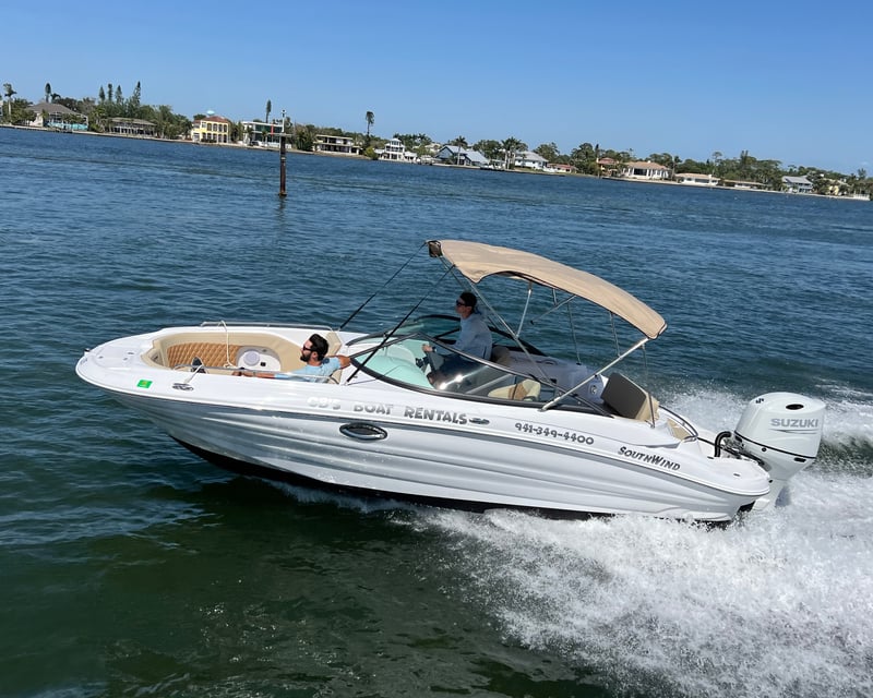 Siesta Key 2400 SportDeck Boat Rental