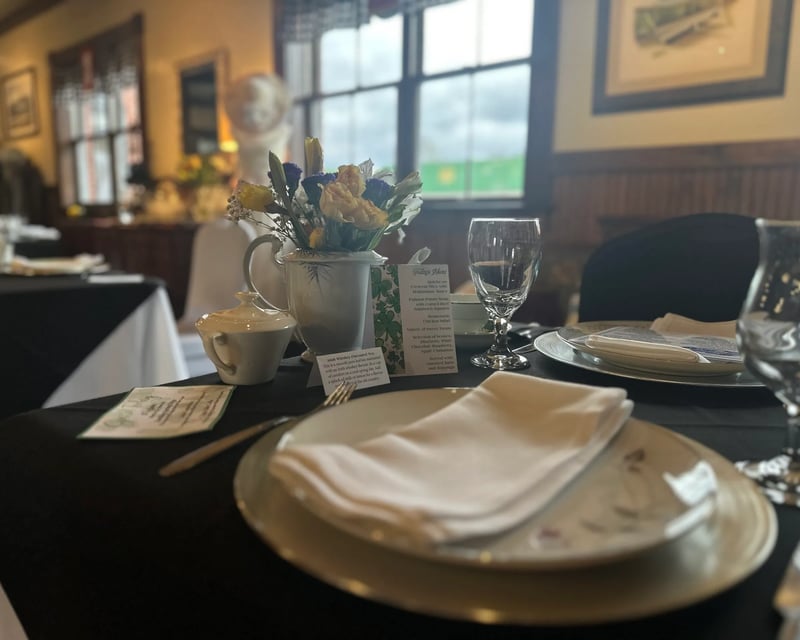 Chattanooga 5-Course Dinner & Train Ride