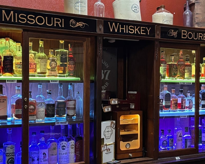 Guided Bourbon & Whiskey Tasting in Hermann