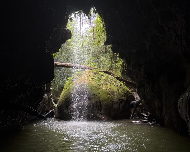 Vega Baja Charco Azul & Arenales Caves Tour