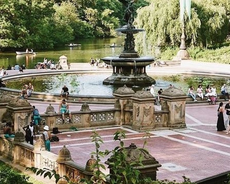 Central Park Semi-Private Guided Walking Tour