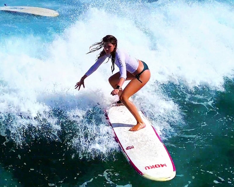 Beginner Surf Lesson in Waikīkī