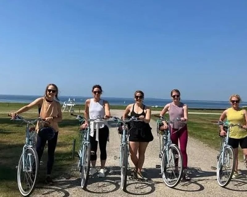 10-Mile Guided Bike Tour of Kennebunk & Kennebunkport