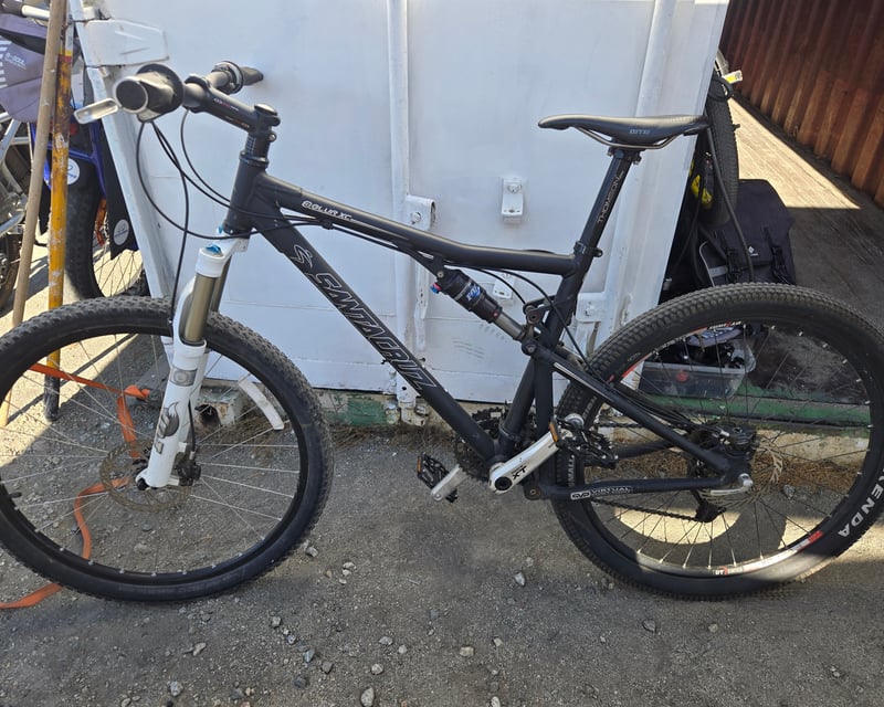 Santa Cruz Blur Mountain Bike Day Rental in Santa Cruz