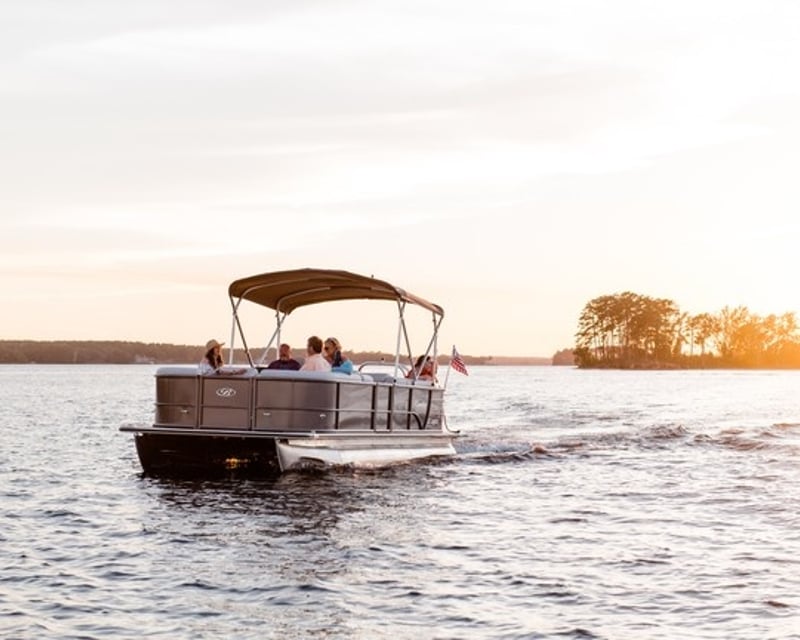 22' Pontoon Rental on Fontana Lake