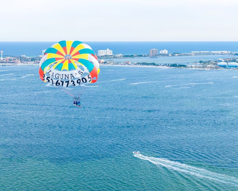 1-Hour Parasailing in Pensacola Beach