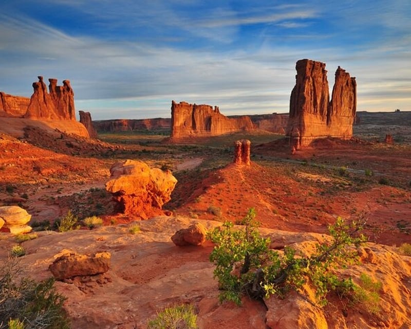 Arches Guided Tour & Colorado River Sound & Light Show
