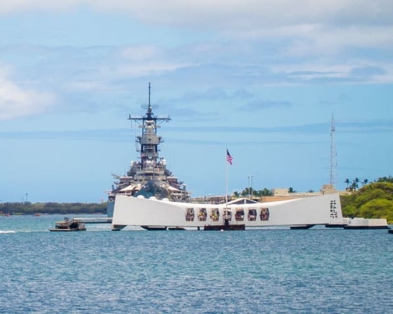 Pearl Harbor & Honolulu Historic Sites Tour