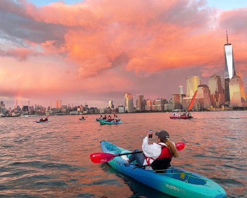 Sunset Kayak Tour on the Hudson in Jersey City