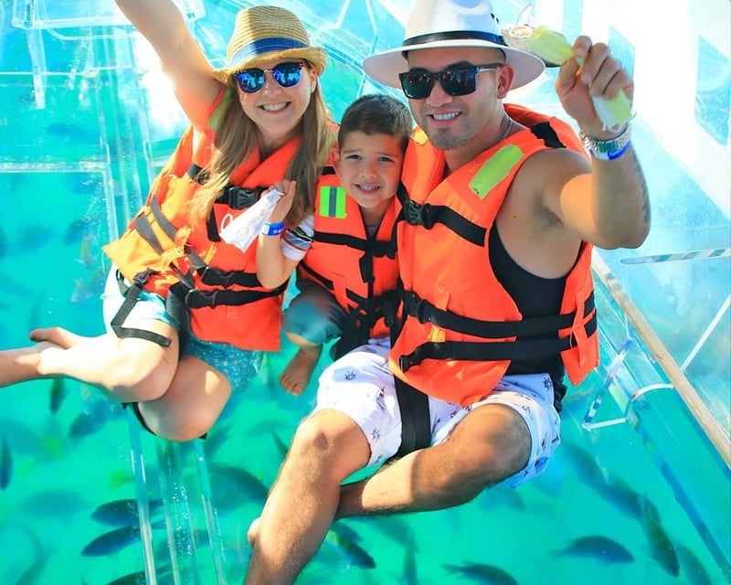 Transparent Boat Tour in Isla Mujeres