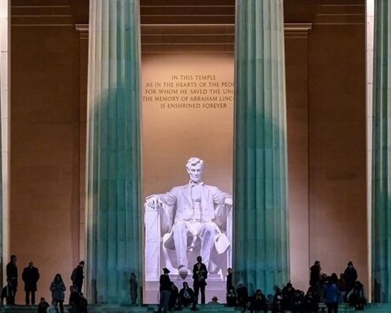 Scholar-Led Washington DC Monuments Tour