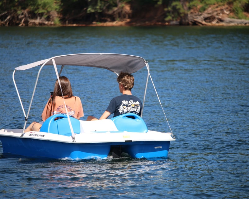 Pedal Boat Rental on Lake Siskiyou