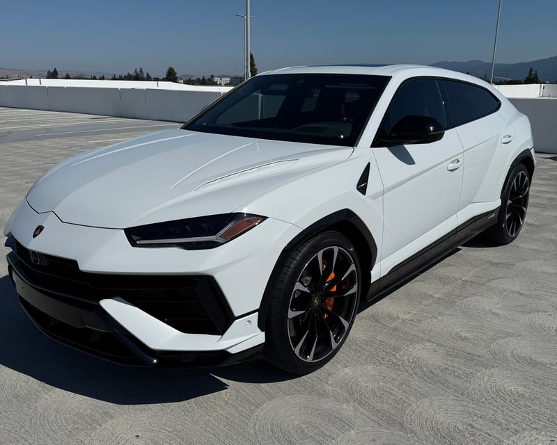2023 Lamborghini Urus S Rental in Los Gatos