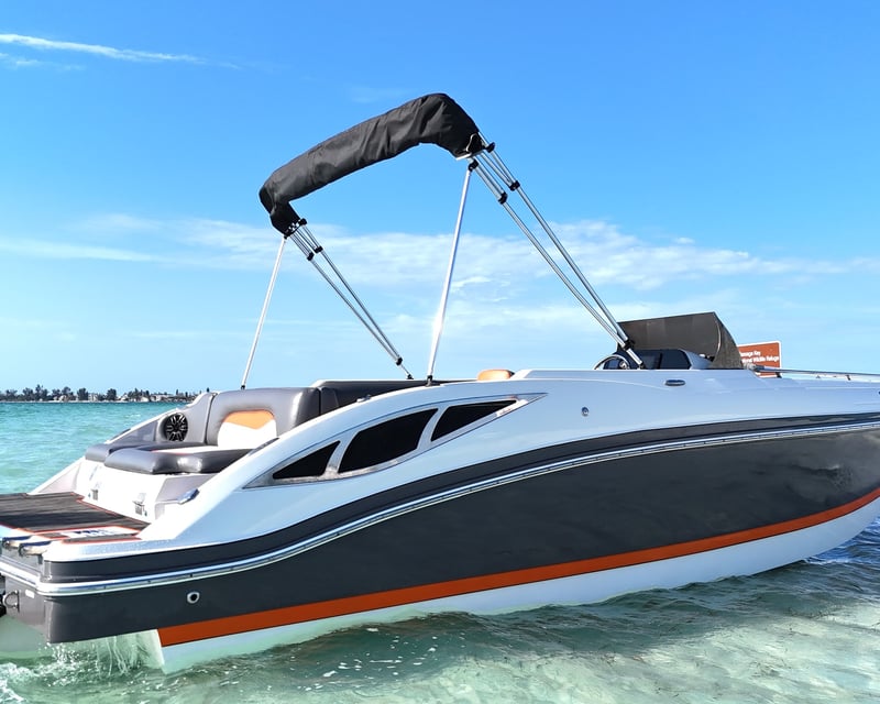 Rent a 23' Powerboat in Holmes Beach