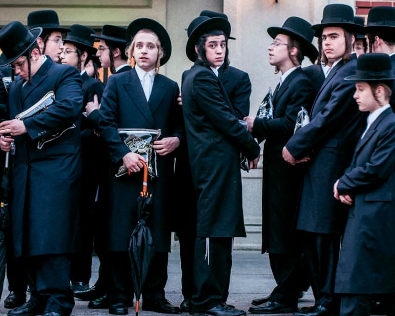 Hasidic Williamsburg Food & Walking Tour in Brooklyn