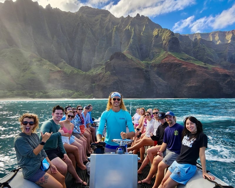 Nā Pali Coast Sea Caves Raft & Snorkel Tour