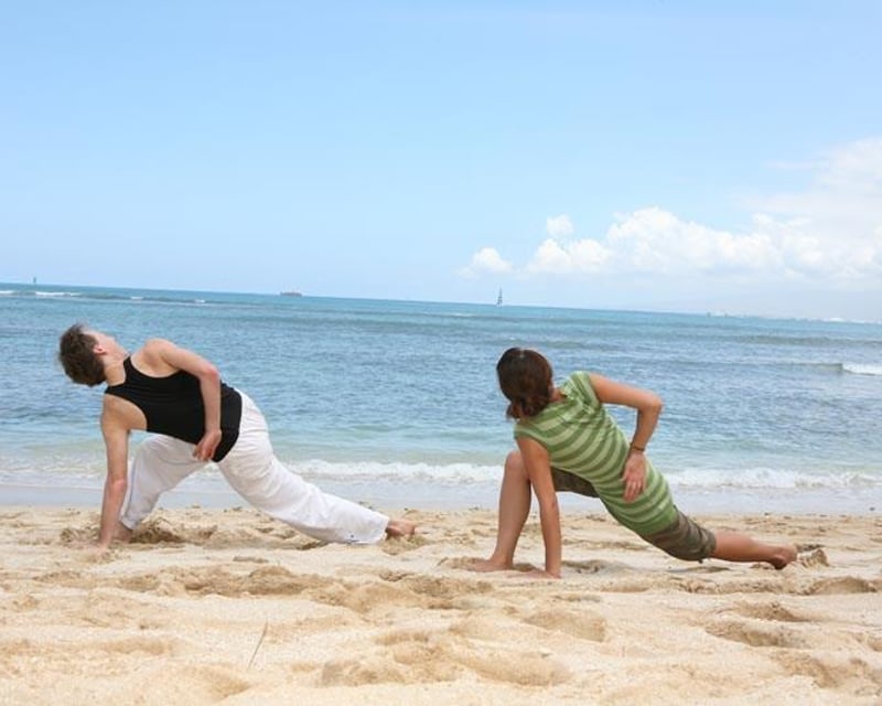 1-Hour Beach Yoga Class in Waikiki