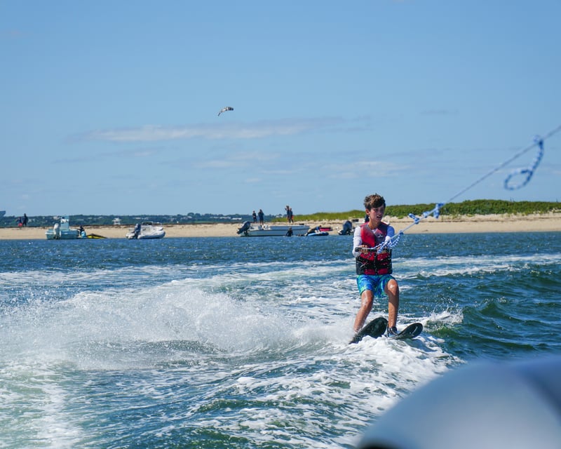3-Hour Waterskiing Lesson in Nantucket