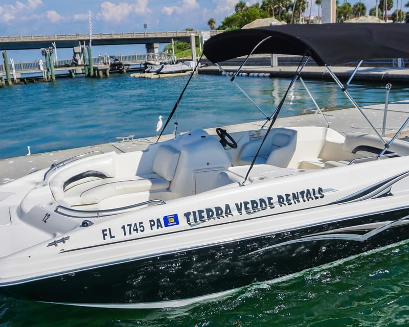 20' Deck Boat Rental for Watersports in Tierra Verde