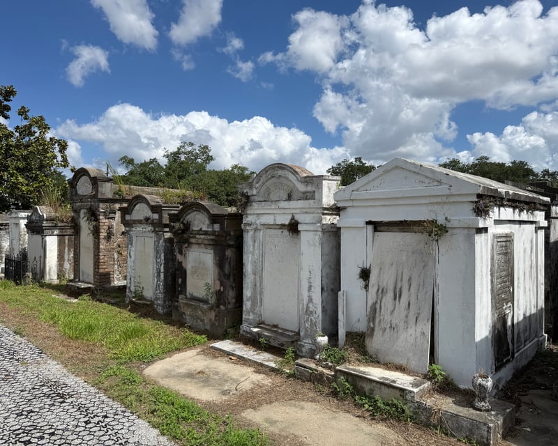 Lafayette Cemetery No. 1 Historic Tour in New Orleans