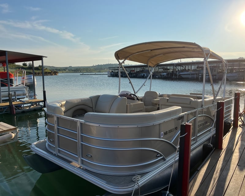 8-Person Pontoon Rental in Sylvan Grove