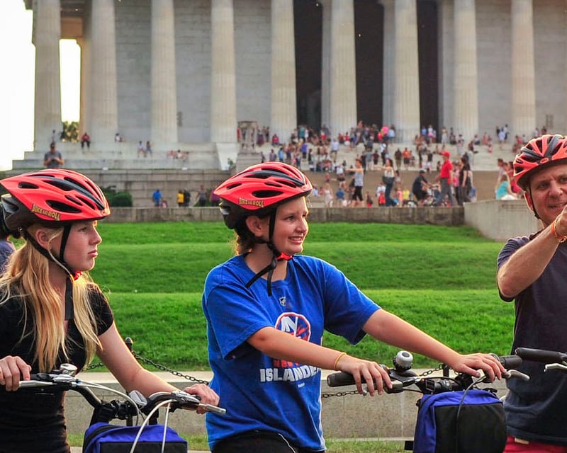 Explore Washington DC Monuments & Memorials Bike Tour