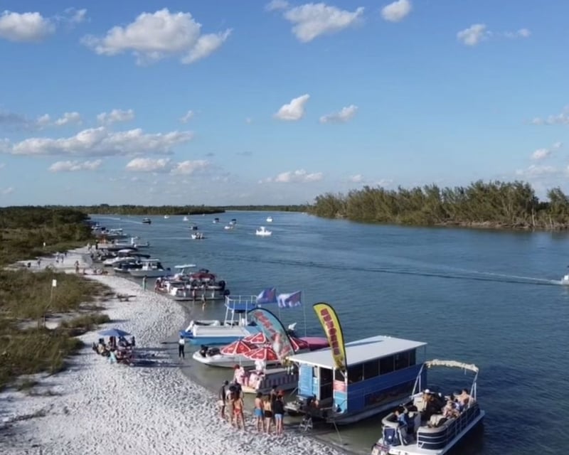 Private Yacht Charter to Keewaydin Island